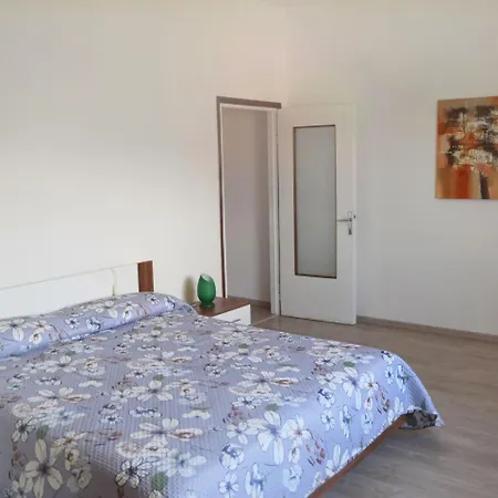 Locazione Turistica Black&white Apartment