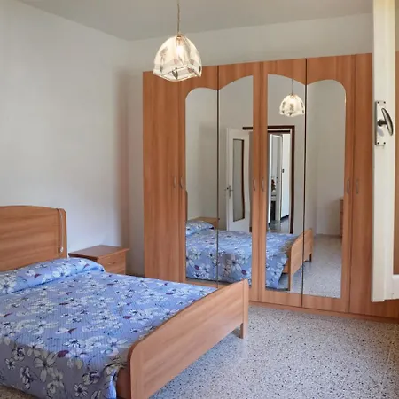 Locazione Turistica Black&white Apartment *