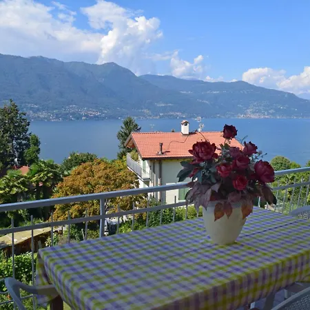 Locazione Turistica Black&white Apartment *