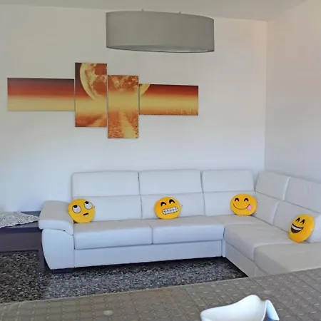 Locazione Turistica Black&white Apartment *
